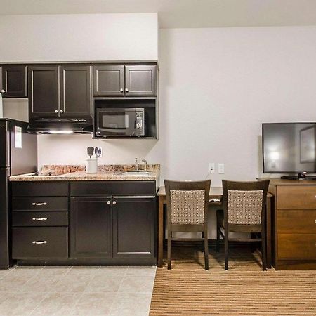 Royal Suites Estevan Экстерьер фото
