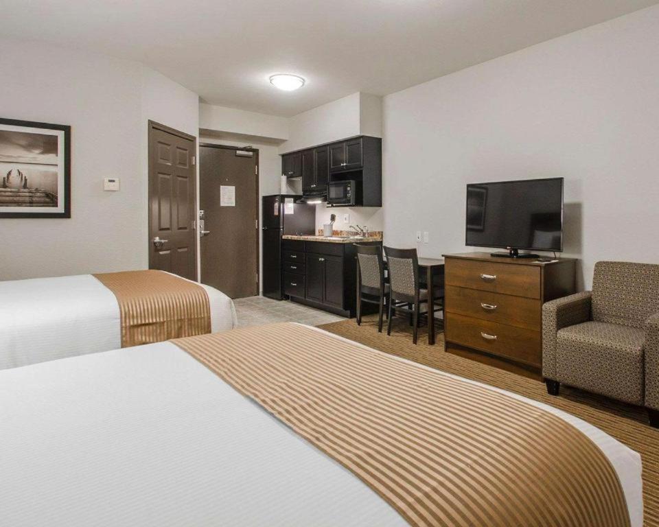 Royal Suites Estevan Экстерьер фото
